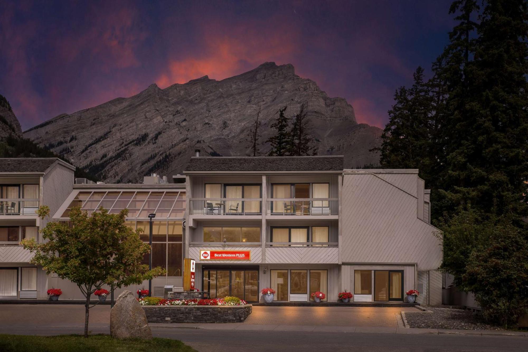 Best Western Plus Banff International Lodge Kültér fotó